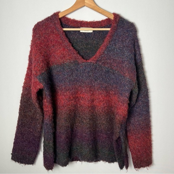 NATURAL LIFE Sweaters - Natural Life Women’s Red Gradient Multicolor V Neck Sweater Size Small Cozy